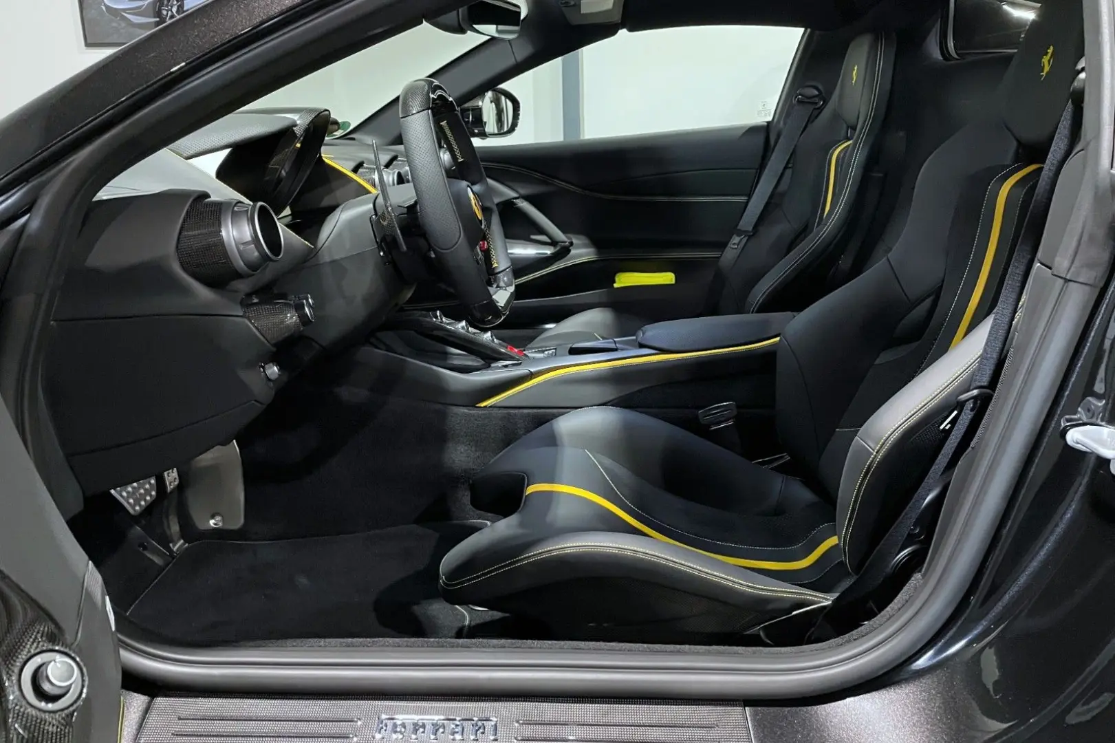 812 GTS - FULL CARBON