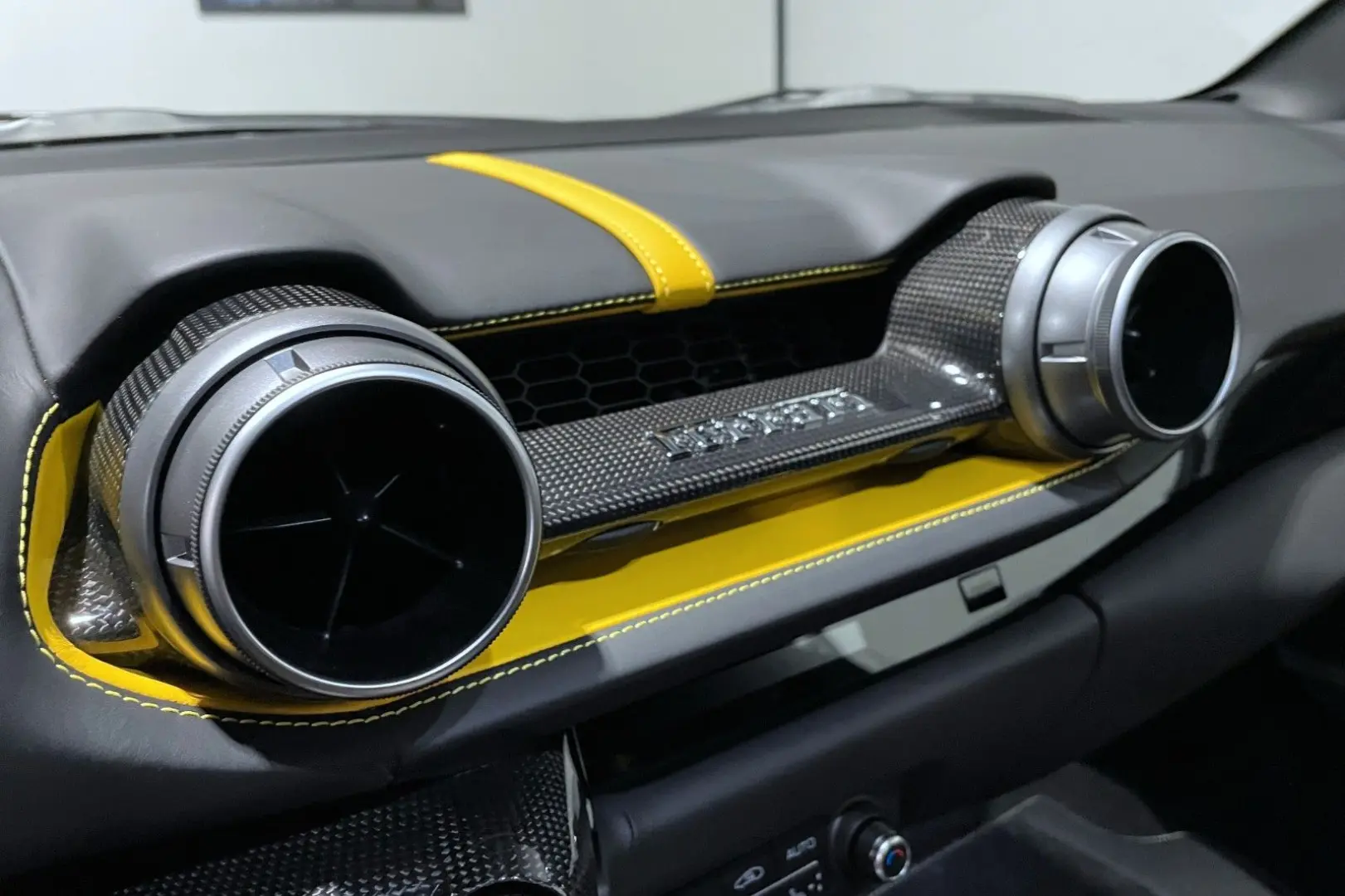 812 GTS - FULL CARBON
