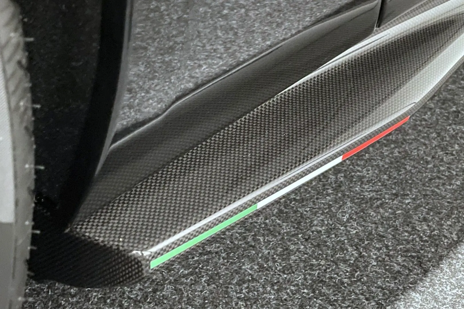 812 GTS - FULL CARBON