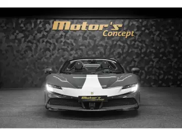 SF90 Spider V8 - FULL CARBON