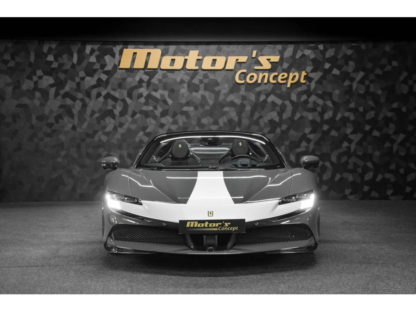 SF90 Spider V8 - FULL CARBON