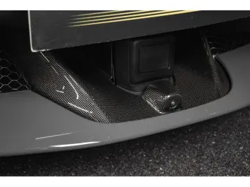SF90 Spider V8 - FULL CARBON