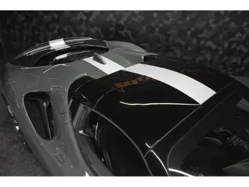 SF90 Spider V8 - FULL CARBON