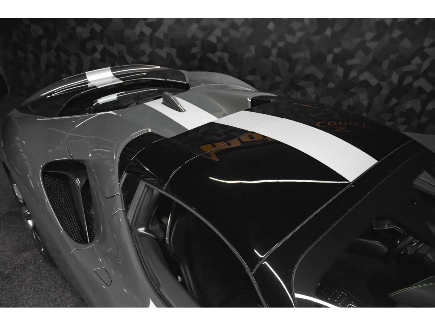 SF90 Spider V8 - FULL CARBON