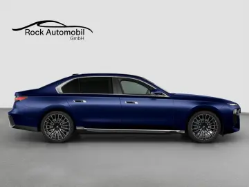 740 d xDrive M Sport B&W NP 189t € *Regierungsfa