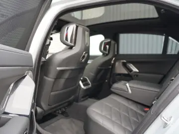 740d xDrive M Sport
