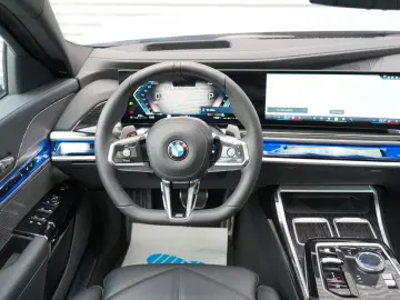740d xDrive M Sport
