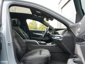 740d xDrive M Sport