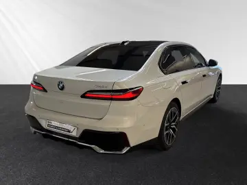 740d xDrive M Sport|SkyLounge|Standheizung