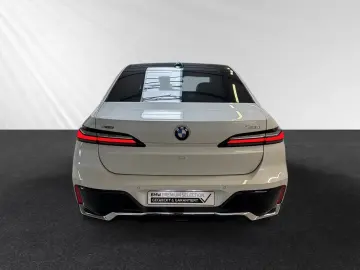 740d xDrive M Sport|SkyLounge|Standheizung