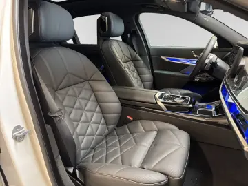740d xDrive M Sport|SkyLounge|Standheizung