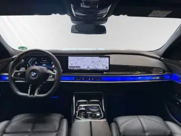 740d xDrive M Sport|SkyLounge|Standheizung