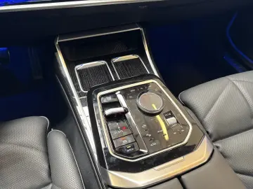 740d xDrive M Sport|SkyLounge|Standheizung