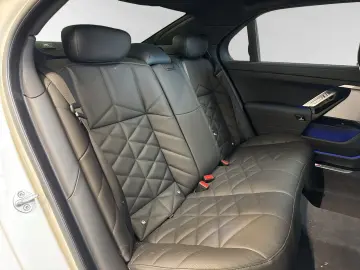 740d xDrive M Sport|SkyLounge|Standheizung