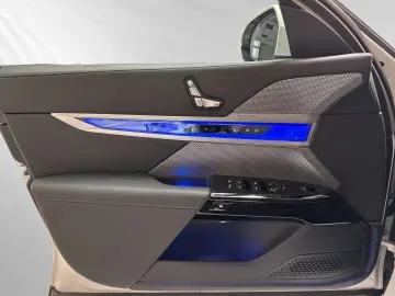 740d xDrive M Sport|SkyLounge|Standheizung