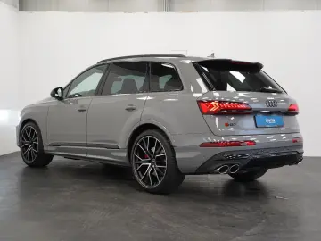 SQ7 V8 Competition plus*PANO*MatrixLED*Valcona*