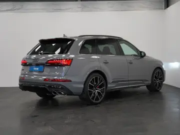 SQ7 V8 Competition plus*PANO*MatrixLED*Valcona*