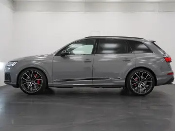 SQ7 V8 Competition plus*PANO*MatrixLED*Valcona*