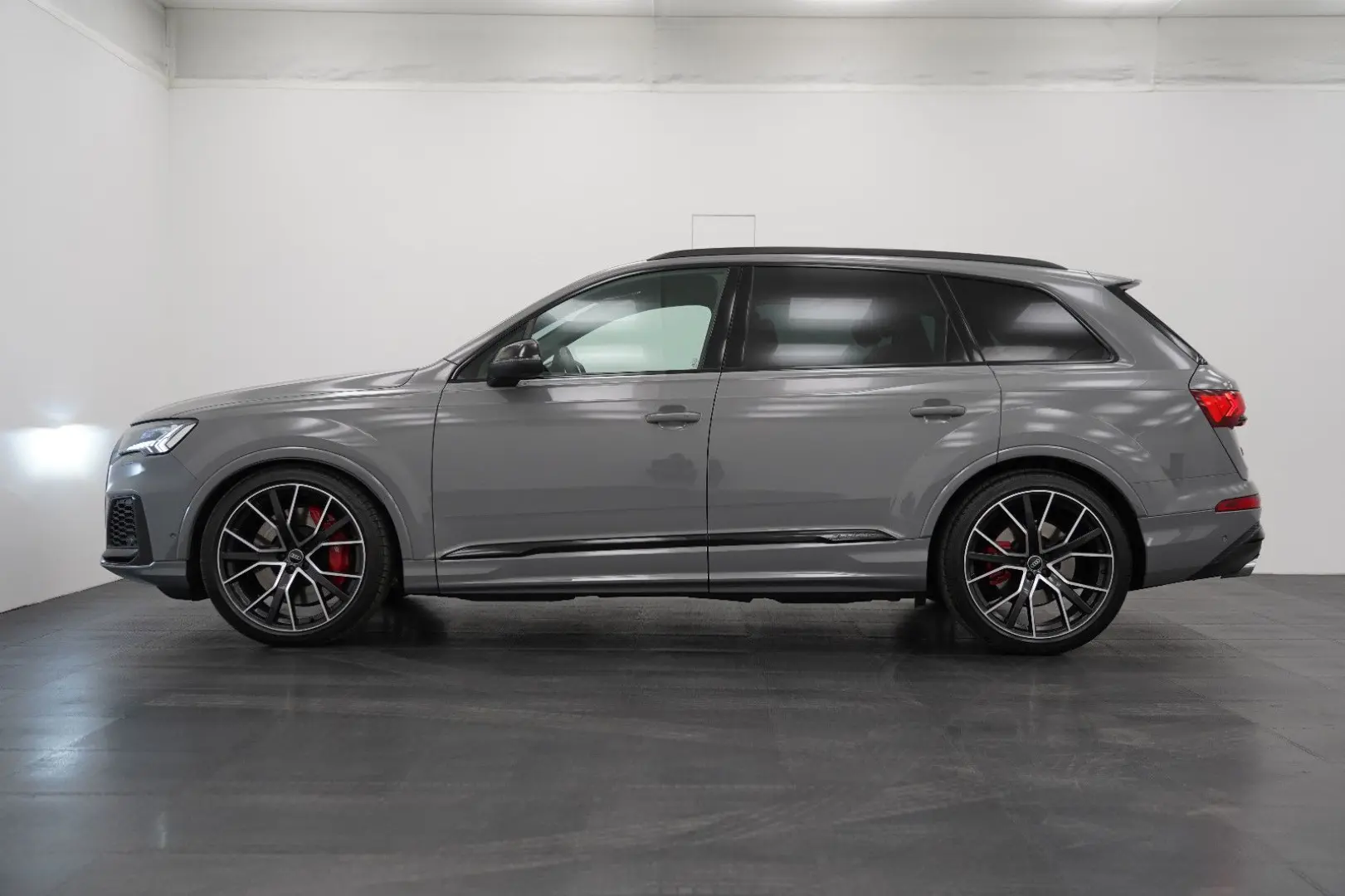 SQ7 V8 Competition plus*PANO*MatrixLED*Valcona*