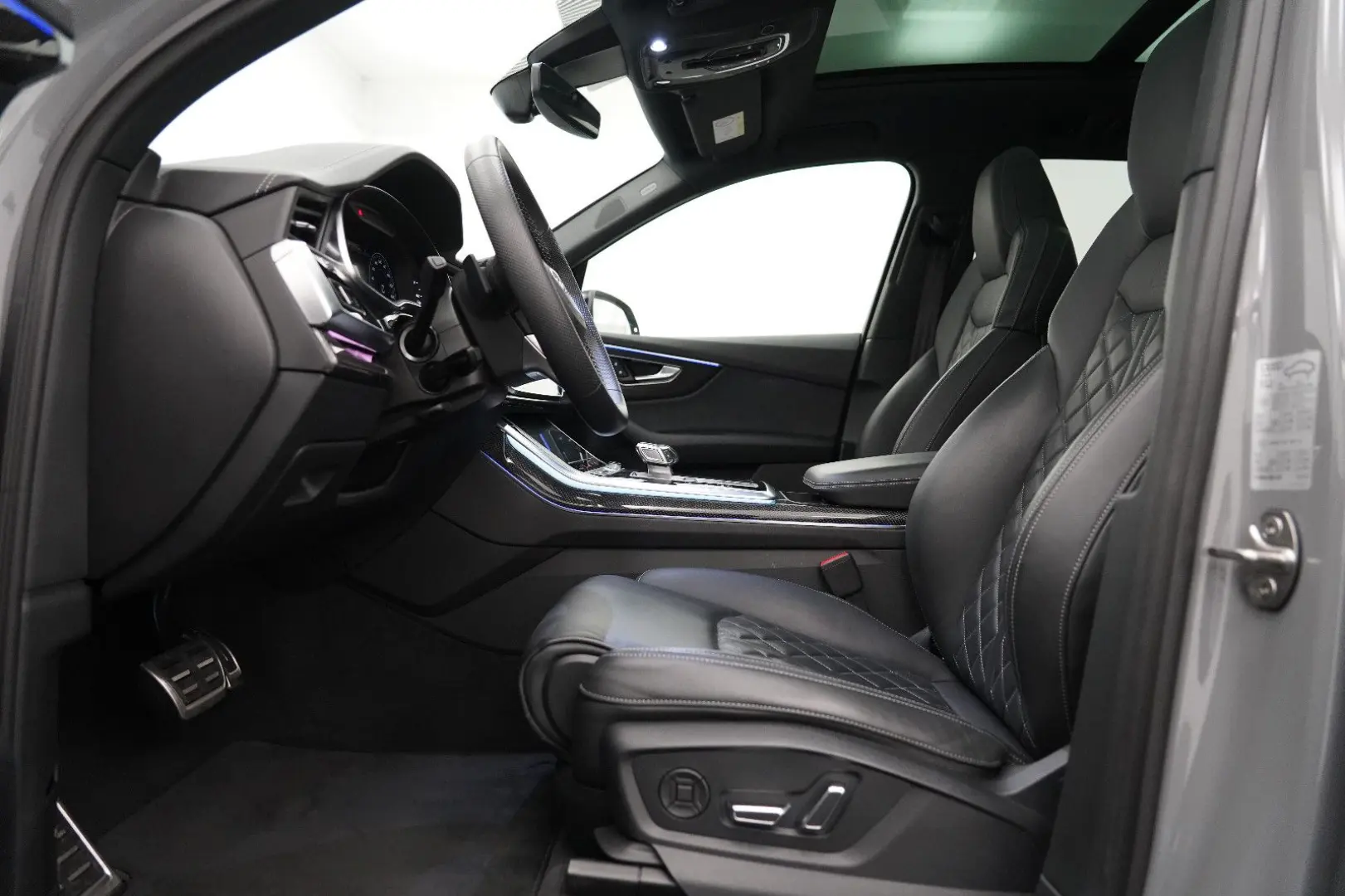 SQ7 V8 Competition plus*PANO*MatrixLED*Valcona*
