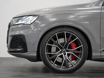 SQ7 V8 Competition plus*PANO*MatrixLED*Valcona*