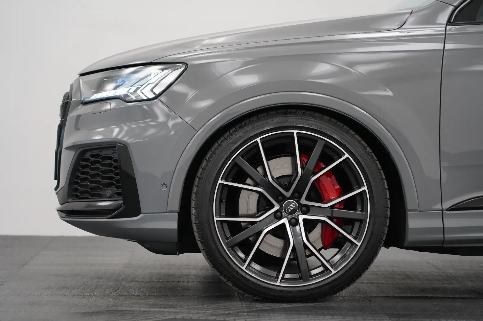 SQ7 V8 Competition plus*PANO*MatrixLED*Valcona*