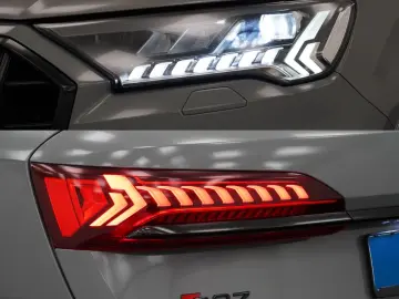 SQ7 V8 Competition plus*PANO*MatrixLED*Valcona*