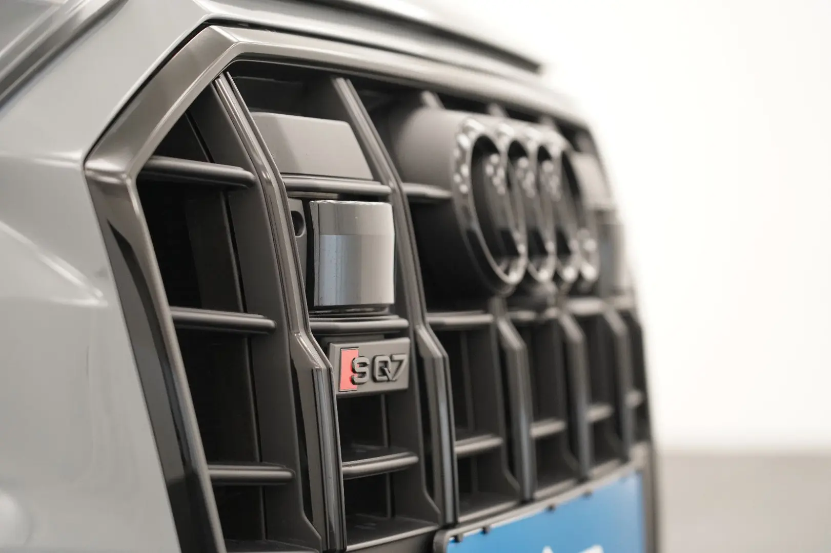 SQ7 V8 Competition plus*PANO*MatrixLED*Valcona*