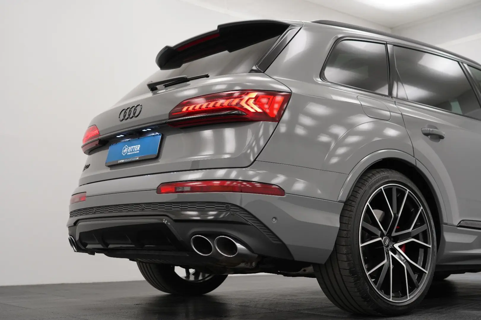 SQ7 V8 Competition plus*PANO*MatrixLED*Valcona*