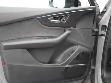SQ7 V8 Competition plus*PANO*MatrixLED*Valcona*