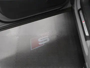 SQ7 V8 Competition plus*PANO*MatrixLED*Valcona*
