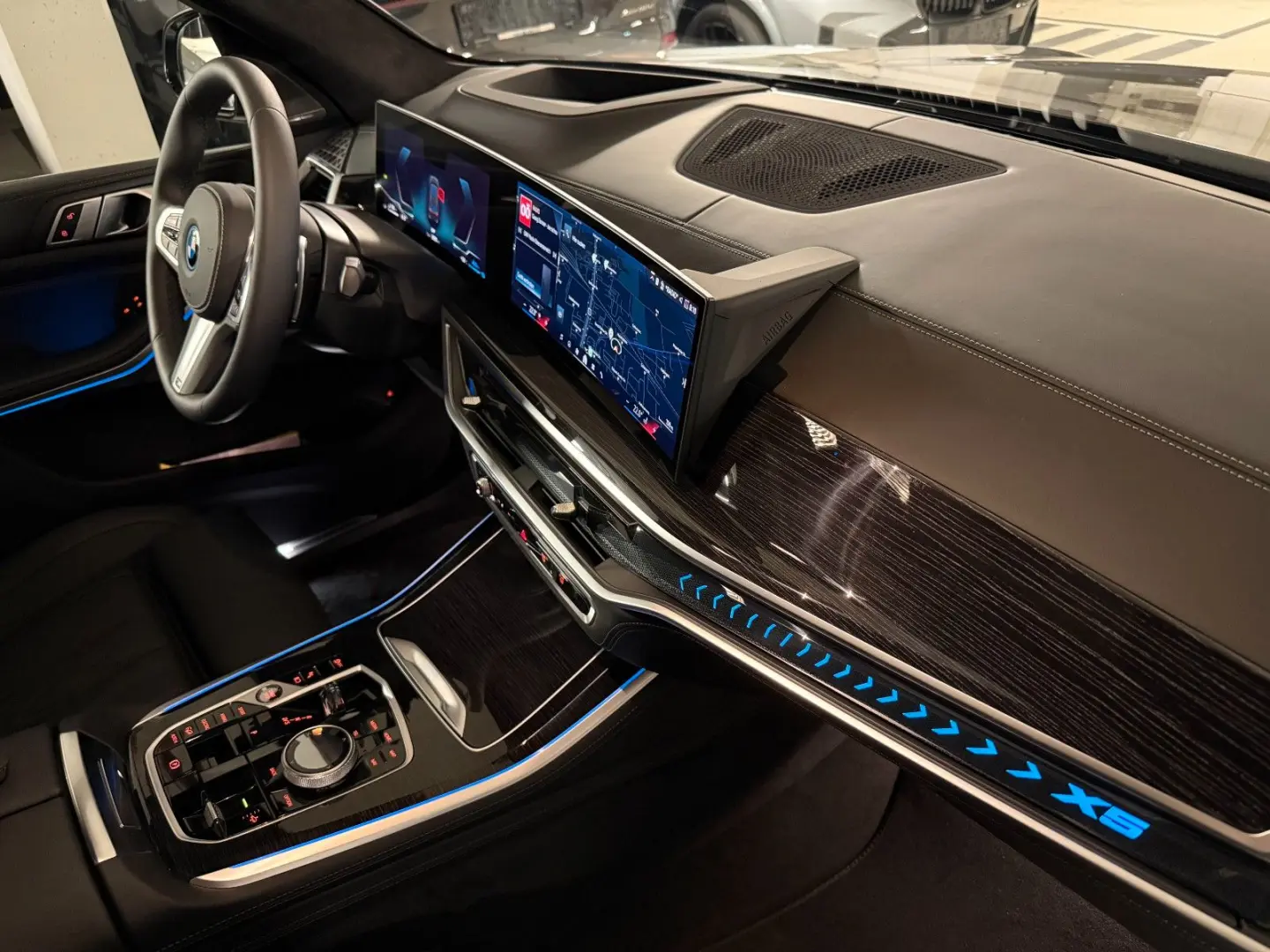 X5 xDrive50e M-PRO+INNO+KOMF+PLUS+ECXL+TRAV