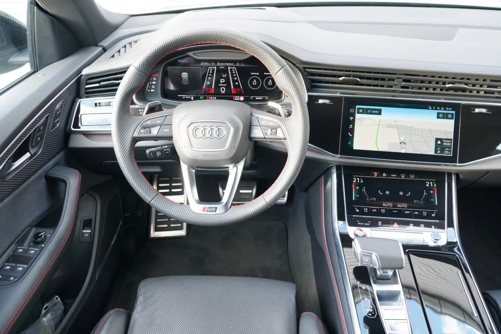RSQ8 4.0TFSI quattro INDIVIDUAL DYNAMIK+ PANO