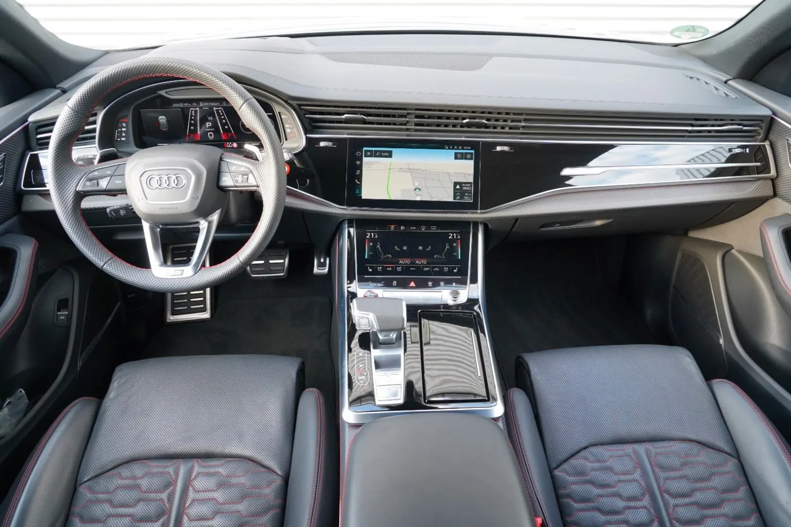 RSQ8 4.0TFSI quattro INDIVIDUAL DYNAMIK+ PANO