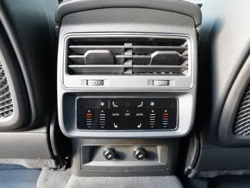 RSQ8 4.0TFSI quattro INDIVIDUAL DYNAMIK+ PANO
