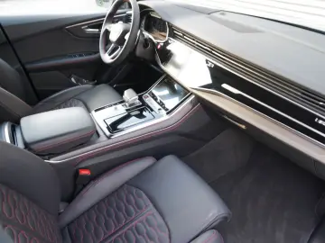 RSQ8 4.0TFSI quattro INDIVIDUAL DYNAMIK+ PANO