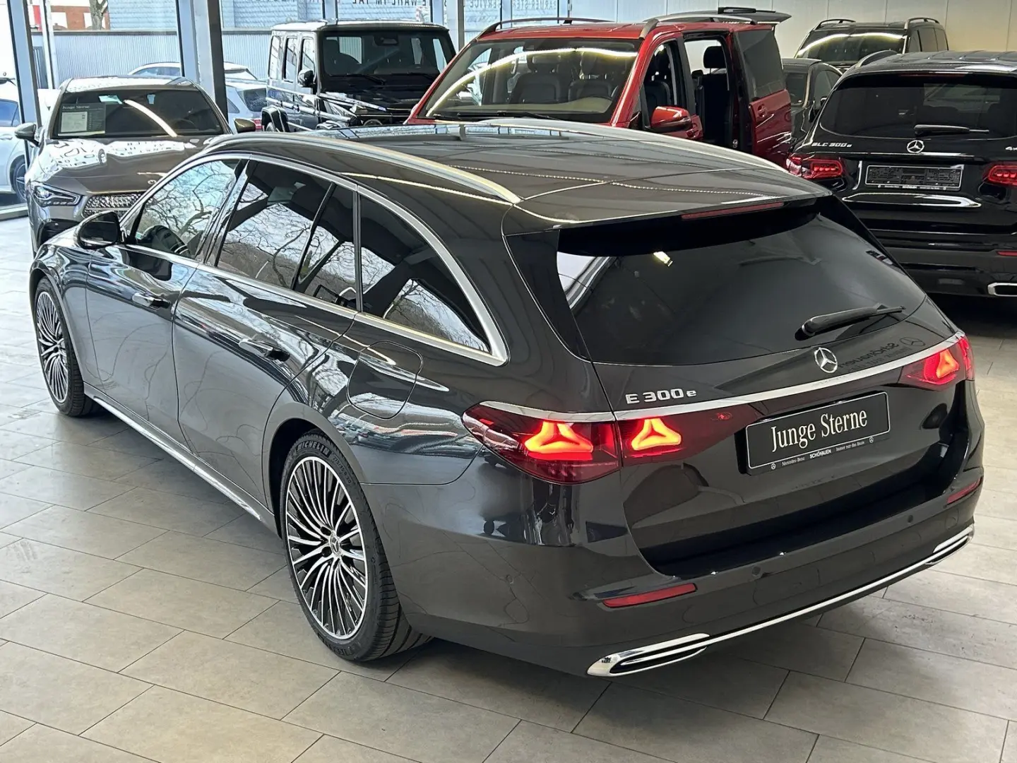 E 300e T AMG PANO+DISTR.+HUD+MEMORY+DIGITAL+AHK