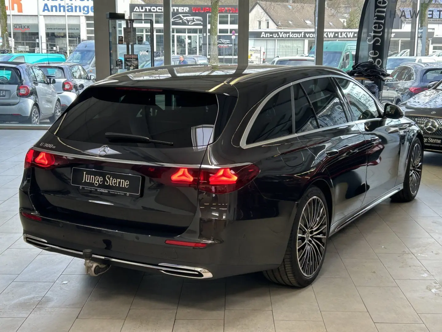 E 300e T AMG PANO+DISTR.+HUD+MEMORY+DIGITAL+AHK