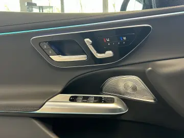 E 300e T AMG PANO+DISTR.+HUD+MEMORY+DIGITAL+AHK