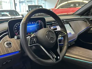 E 300e T AMG PANO+DISTR.+HUD+MEMORY+DIGITAL+AHK