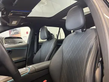 E 300e T AMG PANO+DISTR.+HUD+MEMORY+DIGITAL+AHK