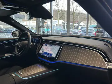 E 300e T AMG PANO+DISTR.+HUD+MEMORY+DIGITAL+AHK