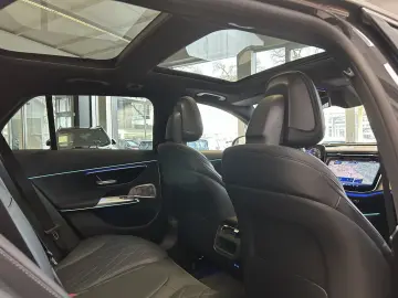 E 300e T AMG PANO+DISTR.+HUD+MEMORY+DIGITAL+AHK