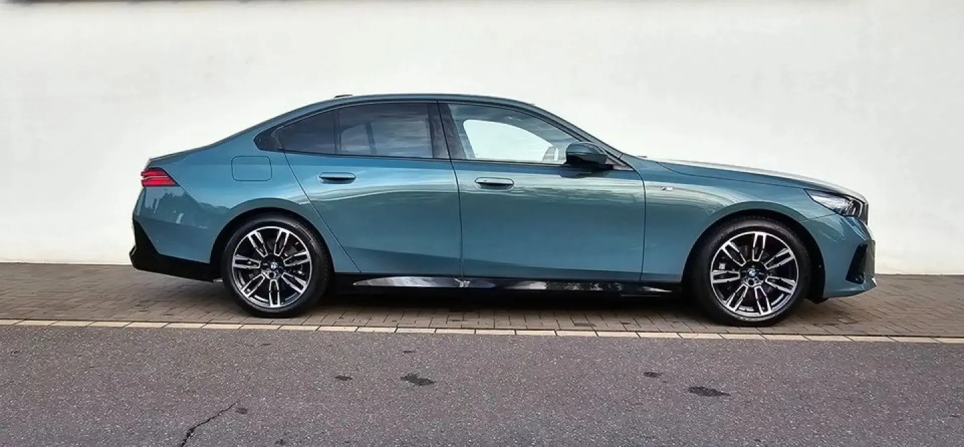 520i M Sportpaket*Komfortsitze*Pano*AHK*h/k*DA+*