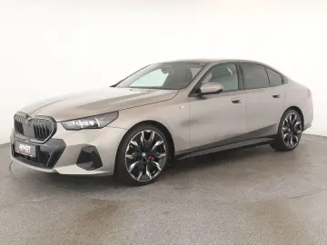 520d xDrive M Sport Pro Pano HUD HK ACC 360 21