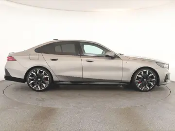 520d xDrive M Sport Pro Pano HUD HK ACC 360 21
