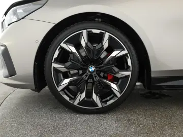 520d xDrive M Sport Pro Pano HUD HK ACC 360 21