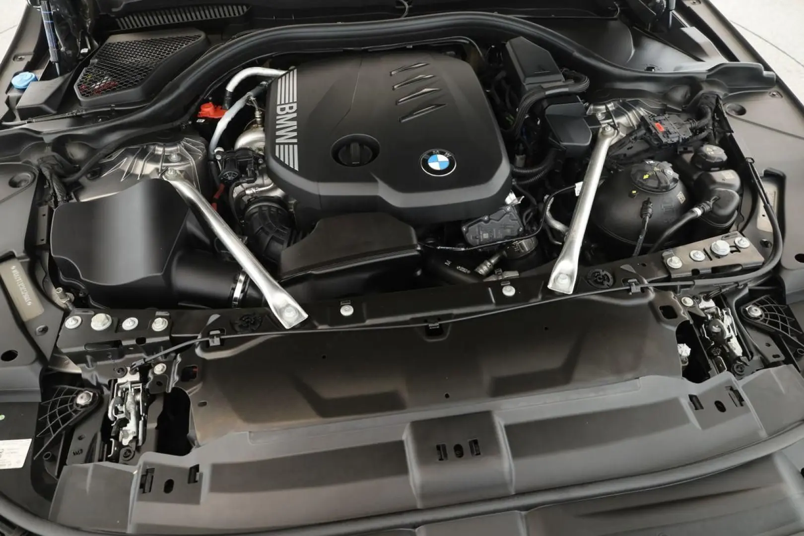 520d xDrive M Sport Pro Pano HUD HK ACC 360 21