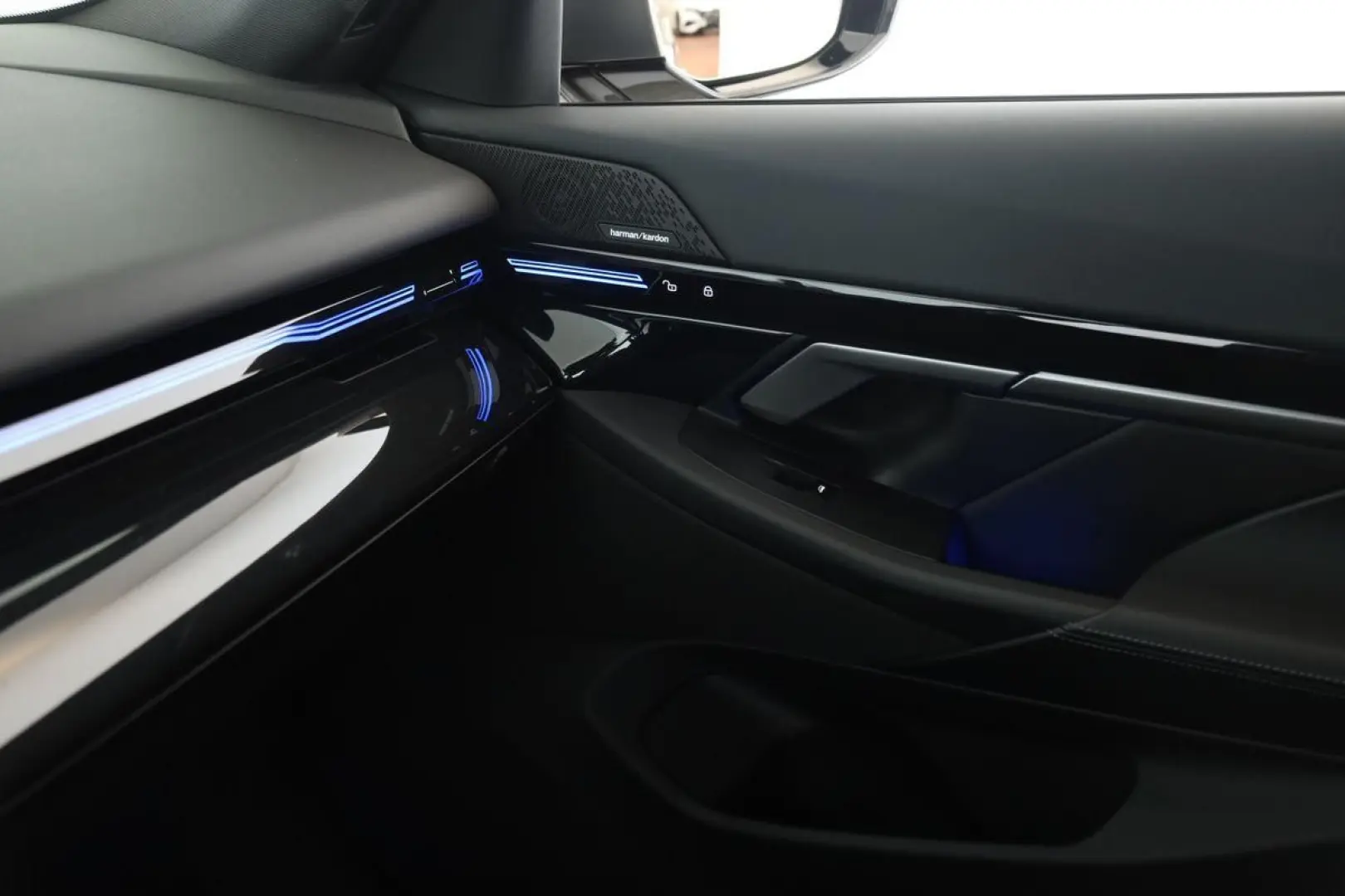 520d xDrive M Sport Pro Pano HUD HK ACC 360 21