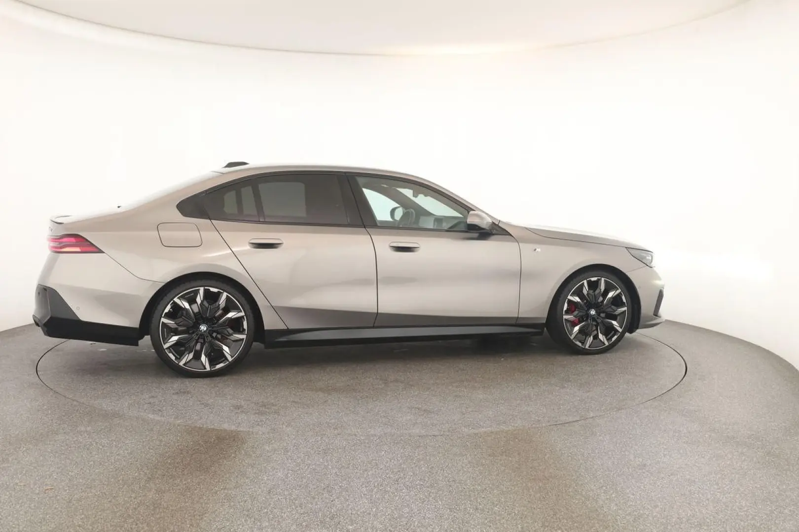 520d xDrive M Sport Pro Pano HUD HK ACC 360 21
